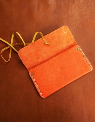 LW_CoralRed_Front_03