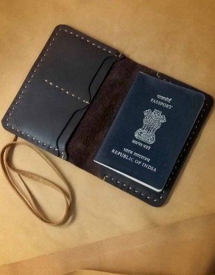MiniWallet_PassportCover_DarkBrown_Open