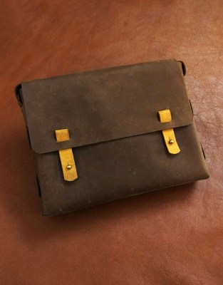 SB_3_BrownDoted_Cross_Rusty_1